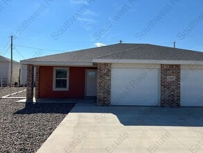 Building Photo - 2109 Bobwhite Ct