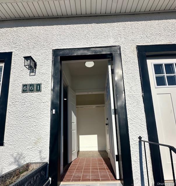 Building Photo - 661 E Olive St