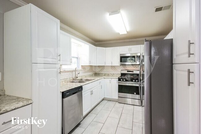 Foto del edificio - 939 Dickens Rd NW