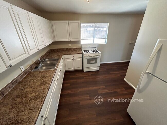 Foto del edificio - 2928 W San Juan Ave