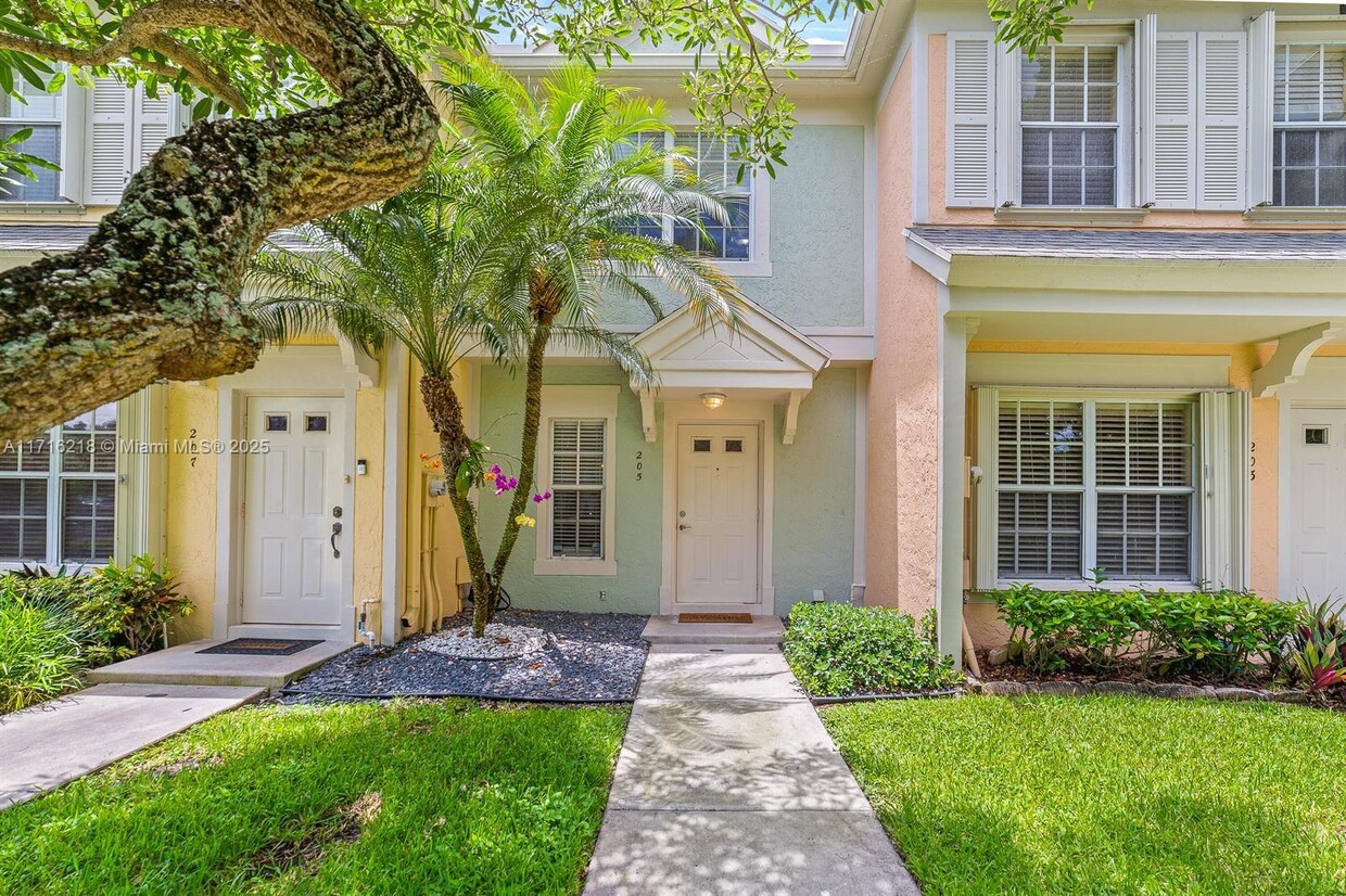 2025 SO FLO Real Estate Group 205 Mallory Ct Weston - 205 Mallory Ct