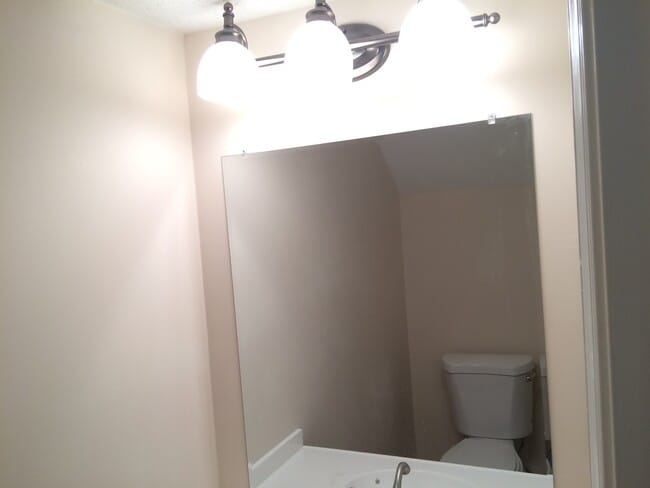 Building Photo - 365 Deputy Ln