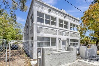 Building Photo - 629 9th St