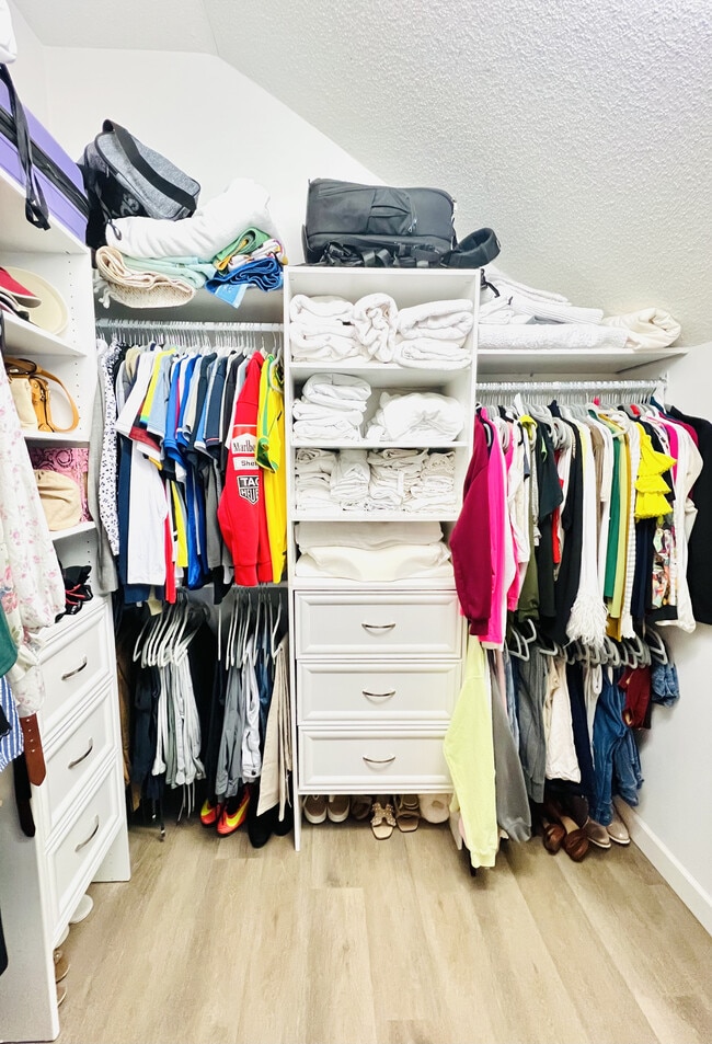 Master Closet - 3200 Madison Ave