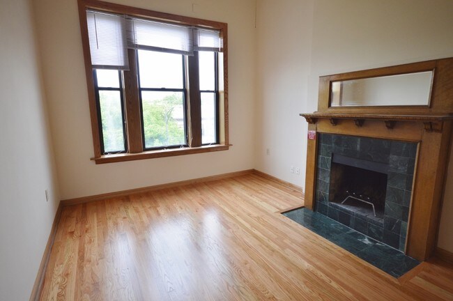 Foto del edificio - 1758 N Clybourn Ave