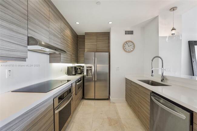 Building Photo - 151 Crandon Blvd
