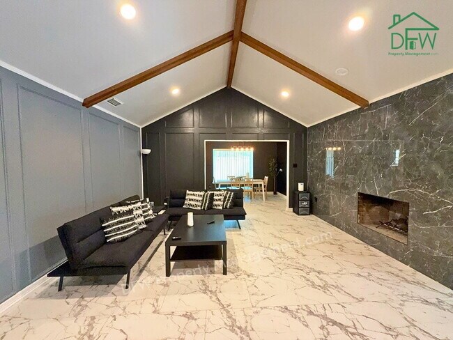 Foto del edificio - 4 Bed / 2.5 Bath on a Cul-de-Sac - 2-Car Garage & Spacious Fenced Backyard