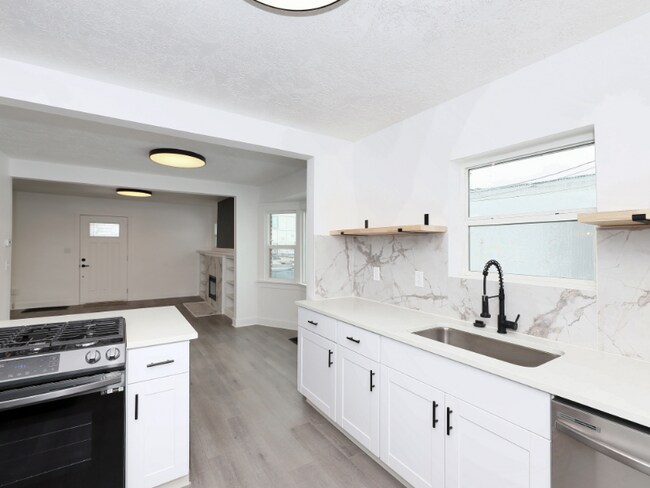 Foto del edificio - 2867 Kiesel Ave