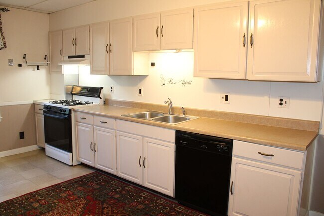 Foto del edificio - 224 N Main St