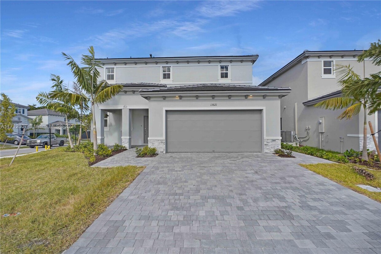 Foto principal - 13621 SW 185th Ln