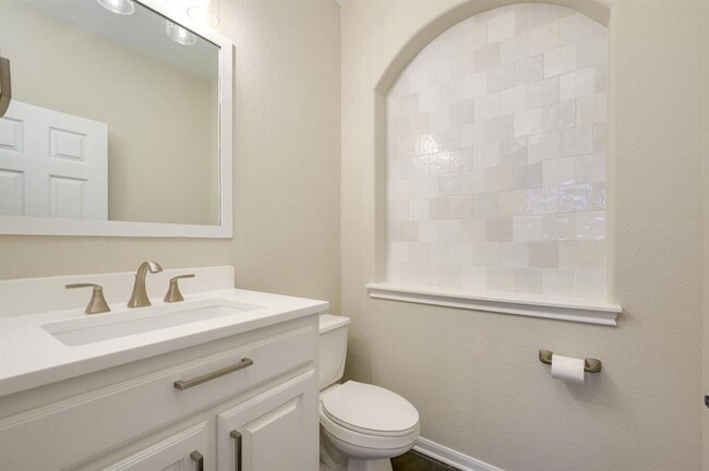 Building Photo - 12713 Majestic Oaks Dr