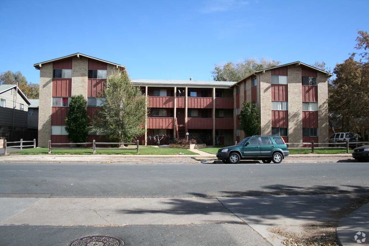 Primary Photo - Thomas Jefferson Apartments