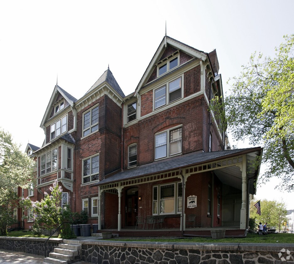 Primary Photo - 3320 Arch St