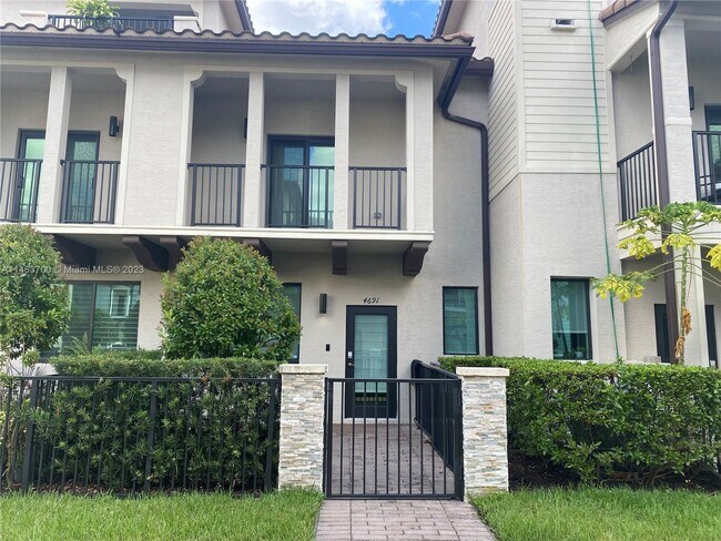 Foto del edificio - 4691 NW 83rd Path