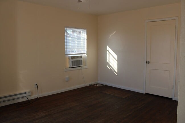 Foto del edificio - Close to Tinker * Promo First Full Month Free!