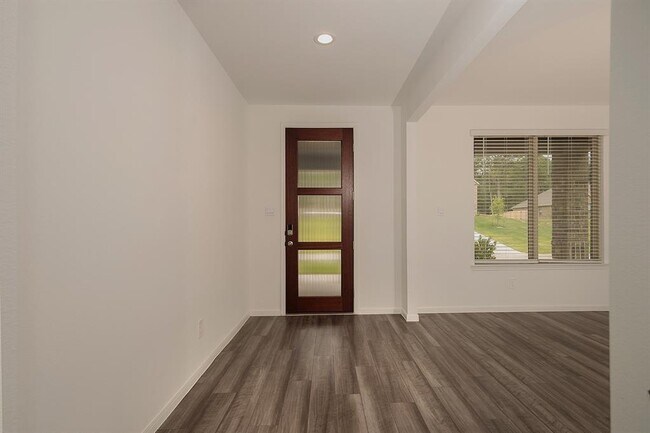 Building Photo - 206 Temple Ln