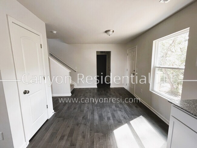 Foto del edificio - 28 Covey Ct