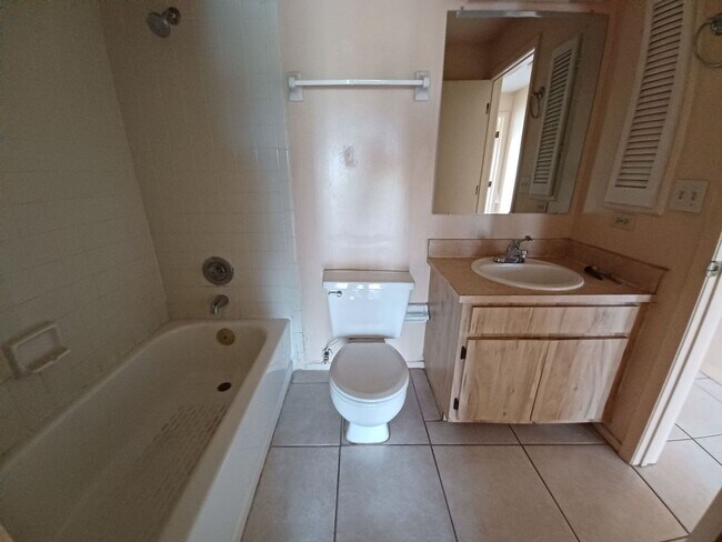 Foto del edificio - SW area Apartment with pool & water includ...