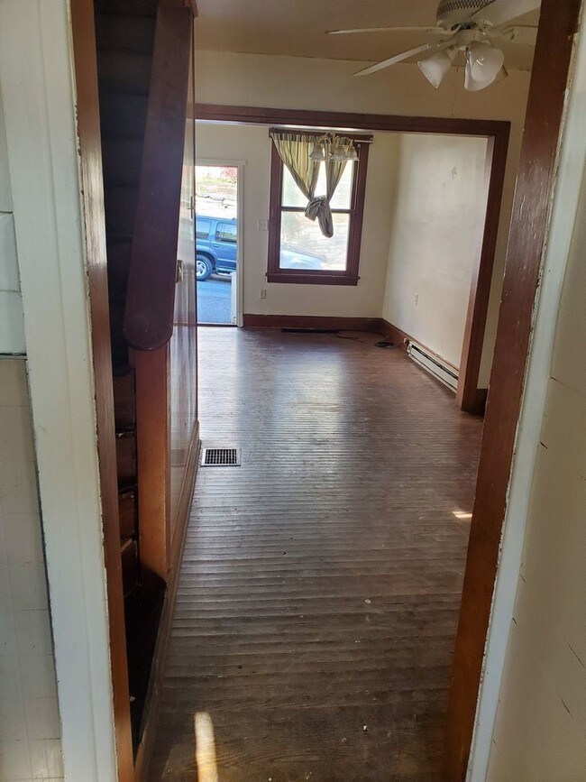 Building Photo - 2 br, 1 bath House - 36 S. 3RD STREET