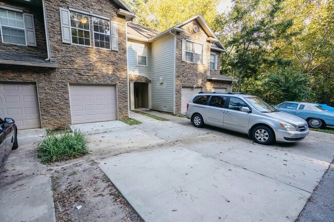 Building Photo - 1325 Stone Rd