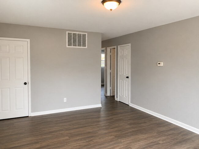 Foto del edificio - Beautifully Renovated 2BR Home with Stunning Backyard & Modern Kitchen