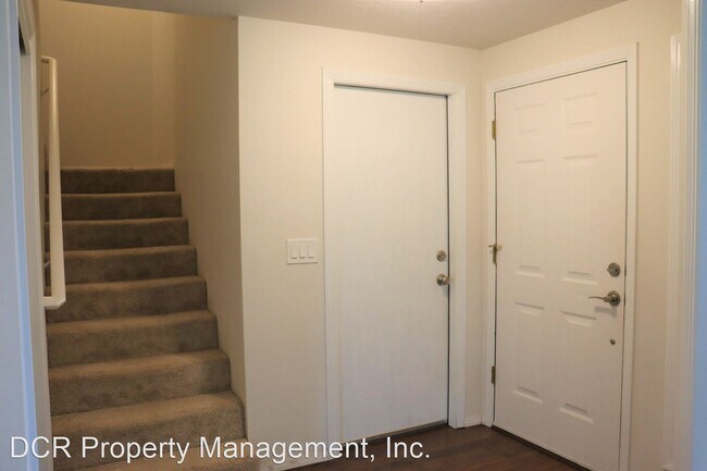 Building Photo - 4 br, 3 bath House - 5234 NE Farmcrest Street