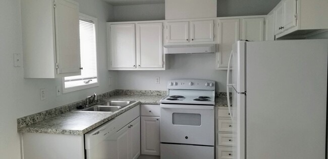 Building Photo - 5850 Rocky Mountain Ct
