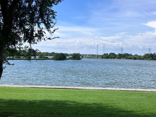 Foto del edificio - 18800 Egret Bay Blvd