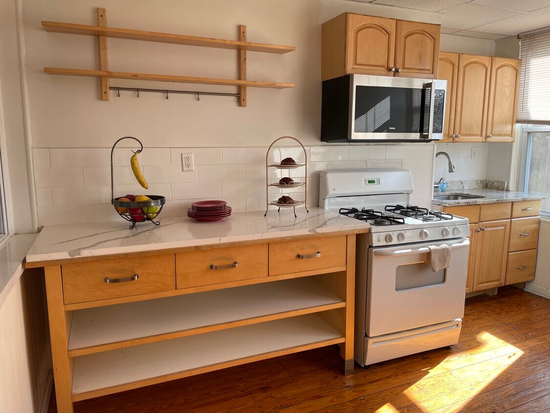 Foto principal - 475 Monmouth St