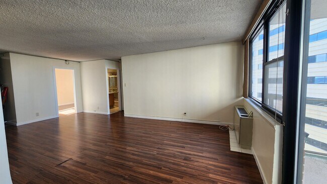 Foto del edificio - 280 Marin Blvd