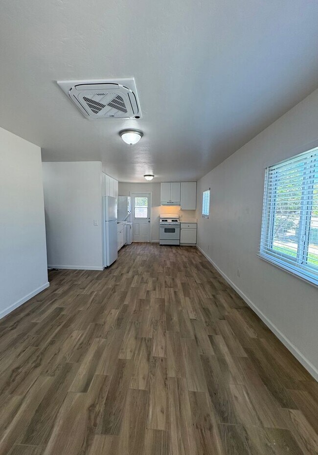 Foto del edificio - 3543-3545 Clairemont Mesa Blvd