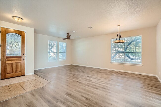 Photo - Beautiful Spacious Home!!!!