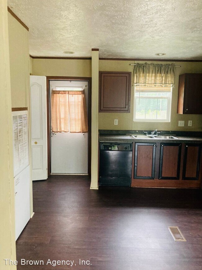 Building Photo - 3 br, 2 bath House - 126 Lee Road 706