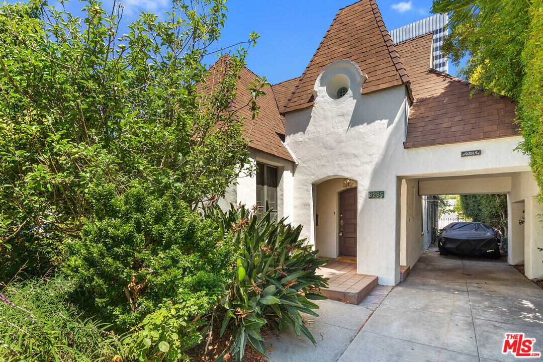 6285 Del Valle Dr, West Hollywood, CA 90048 House Rental in West