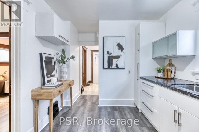 Building Photo - 57 Eby St S