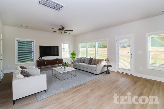 Building Photo - 111 Halesworth Rd