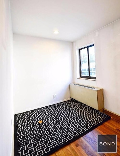 Foto del edificio - 366 W 30th St