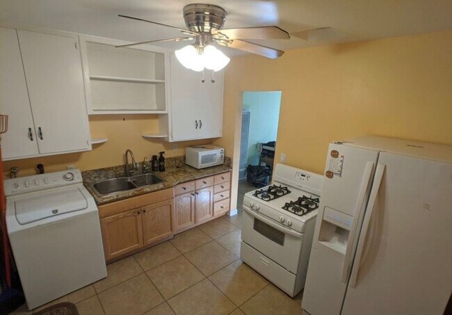 Foto del edificio - Family Entertaining Large Lot Home in Chin...