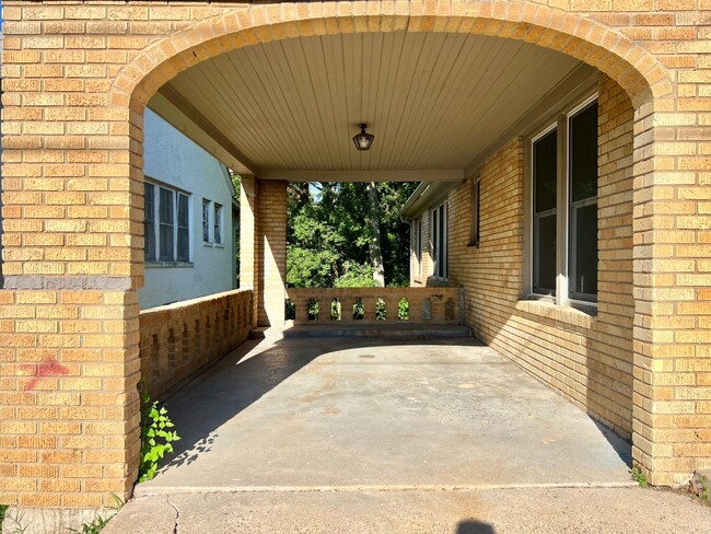 Foto del edificio - Cozy 3-Bedroom House on Linwood Ave.