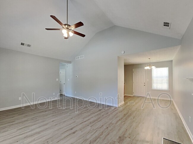 Building Photo - 1311 Birch Ct