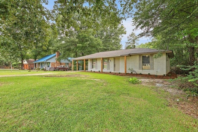 Building Photo - 642 Sweetgum St