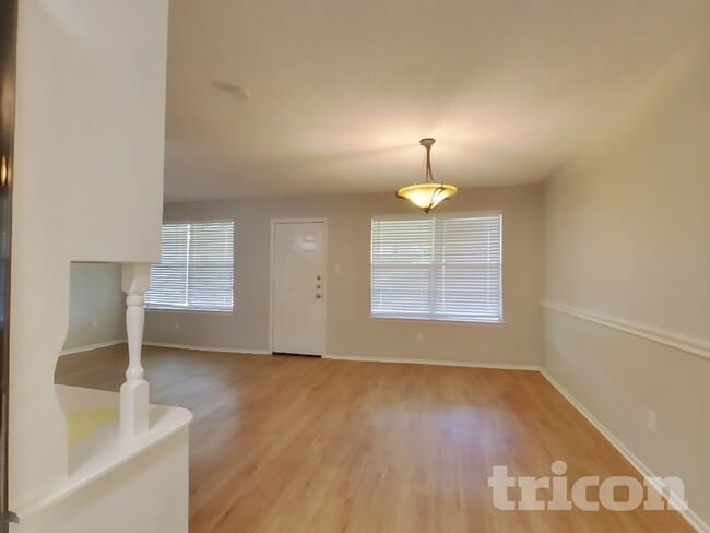 Foto del edificio - 2710 Jewell Dr