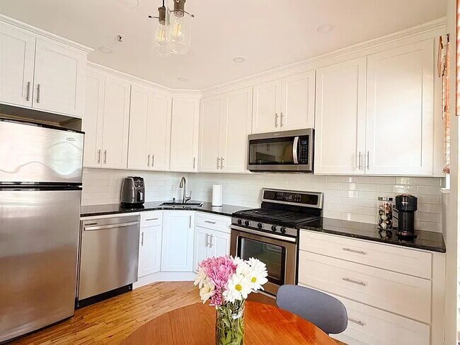 Foto del edificio - "Chic 1-Bedroom Urban Retreat in Vibrant Jersey City – Perfect Location!"
