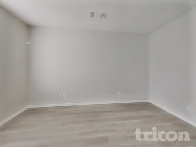 Foto del edificio - 21526 Lovis Way