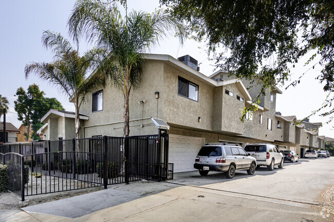 Entrada para auto - 2826 Cogswell Rd