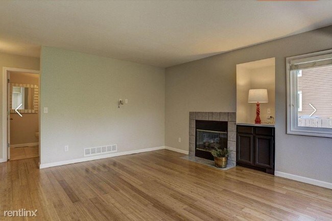 Building Photo - 3 br, 2.5 bath House - 715 Wildrose Way