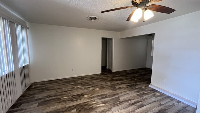 Building Photo - 2221 Candy Ln