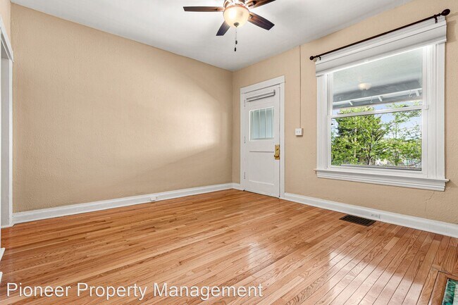 Foto del edificio - 1 br, 1 bath House - 2437 W. Dunkeld Pl.