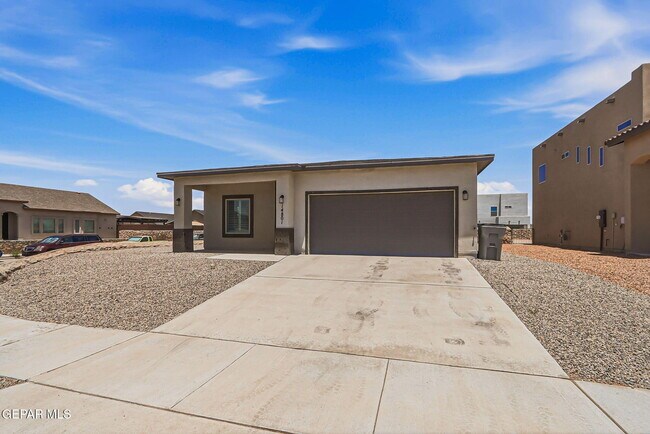Building Photo - 14801 Mike a Mendoza Ave