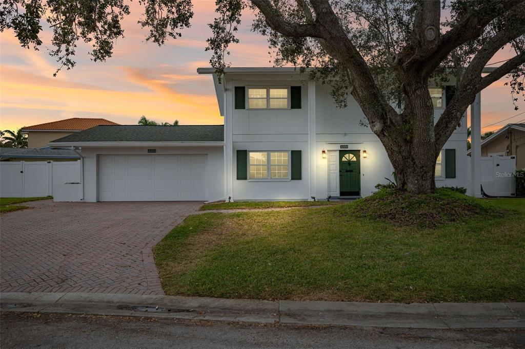 Foto principal - 4000 14th Way NE